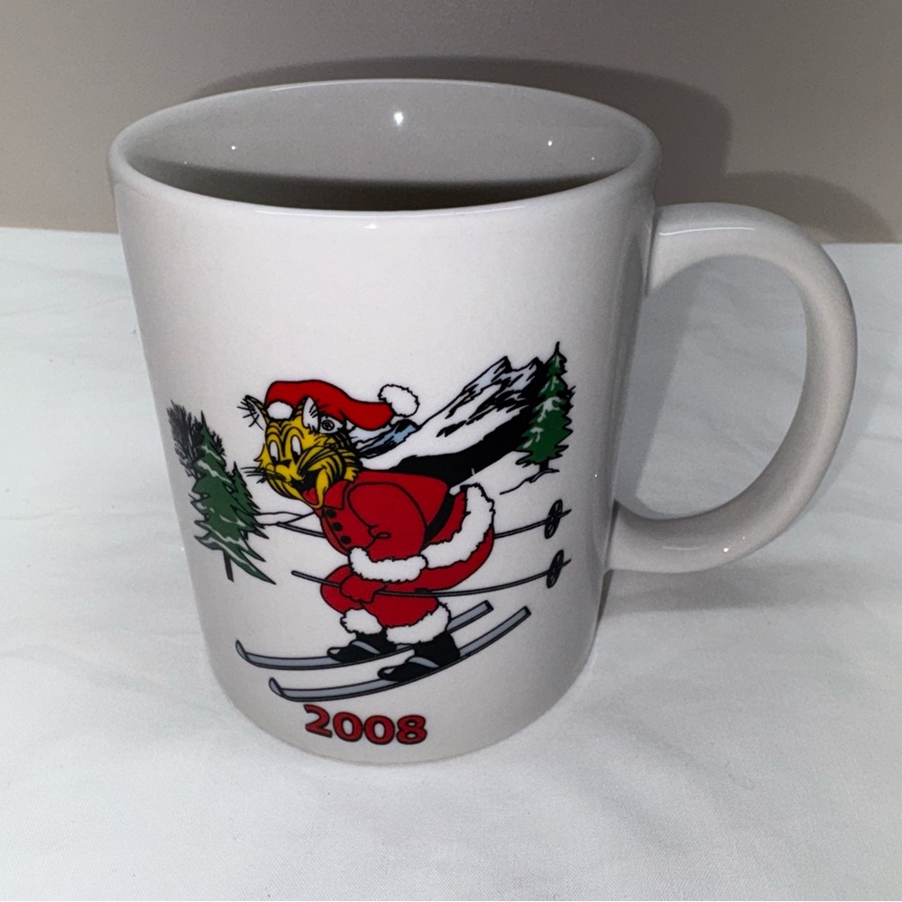 2008 Giant Tiger Department Store Christmas Mug with their mascot Friendly
